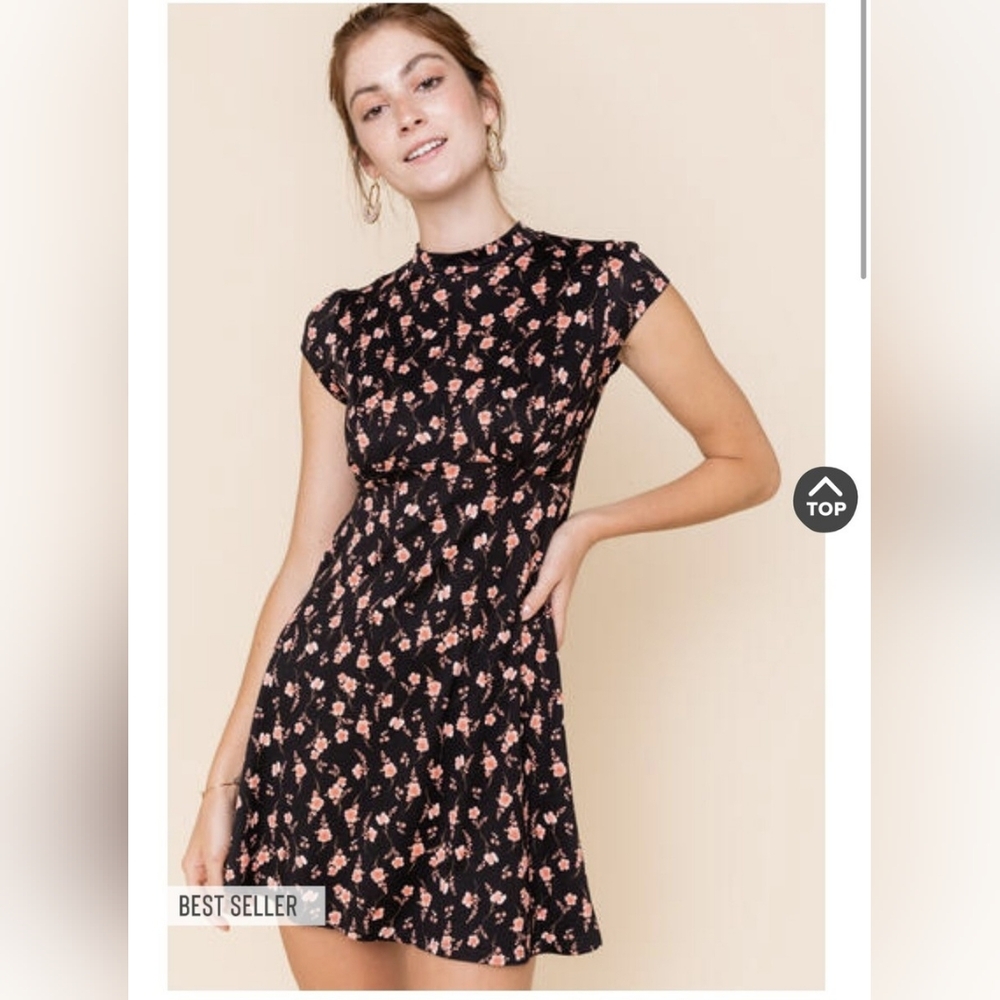 miami Short floral dress with a high neck - Size S